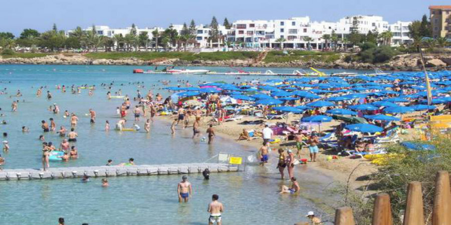 Τεράστια η διαφορά εσόδων από τον τουρισμό στην Κύπρο σε σχέση με πέρσι