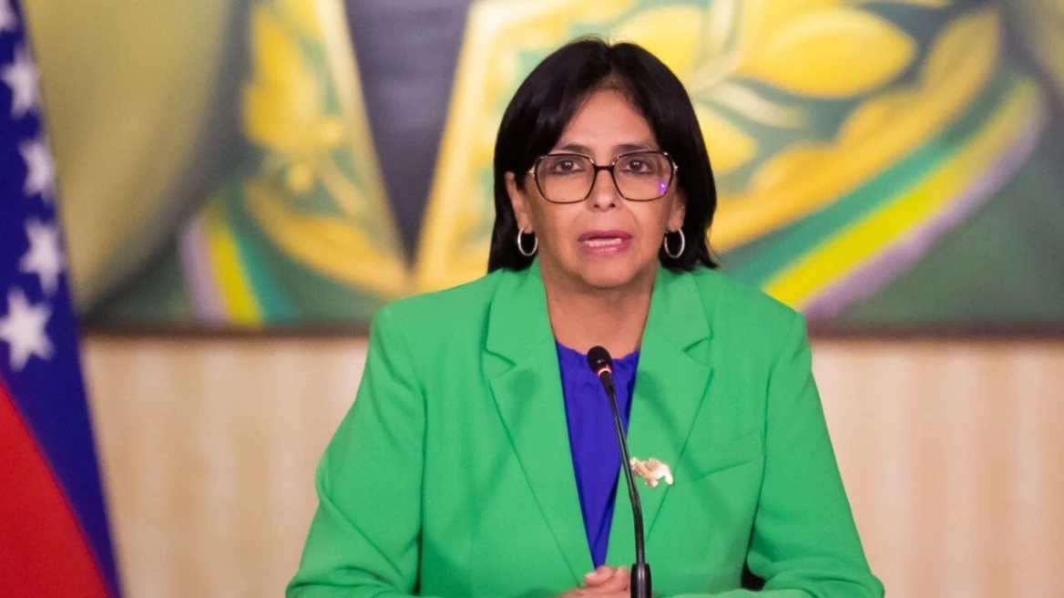 Ο στρατός της Βενεζουέλας αναγνωρίζει την Ντέλσι Ροντρίγκες ως προσωρινή πρόεδρο της χώρας