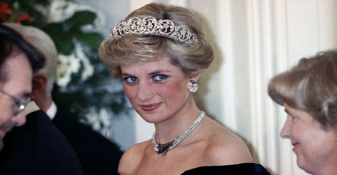 Πριγκίπισσα Νταϊάνα: Σε δημοπρασία ένα από τα πιο χαρακτηριστικά φορέματά της
