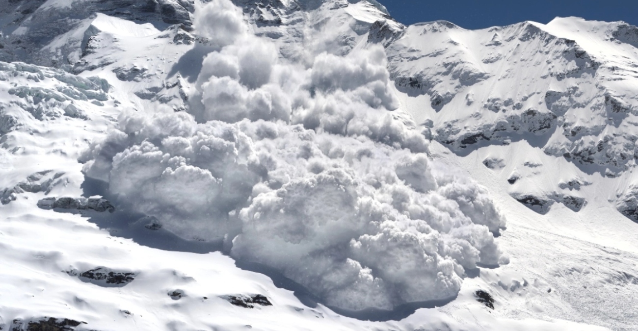 Νεπάλ: Αγνοούνται πέντε άτομα που παρασύρθηκαν από χιονοστιβάδα - Έψαχναν για το «Βιάγκρα των Ιμαλαΐων»