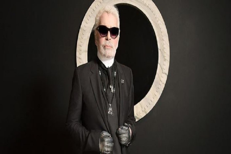 «Έφυγε» από τη ζωή ο σχεδιαστής μόδας Karl Lagerfeld