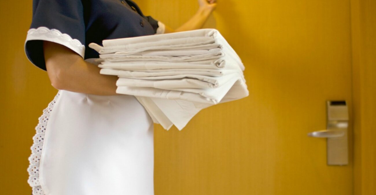 Χειροπέδες σε τρεις γυναίκες - Εργάζονταν παράνομα σε ξενοδοχείο ενώ είχαν και πλαστά έγγραφα