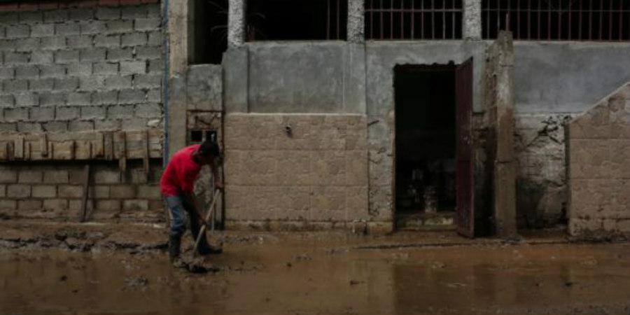 Βενεζουέλα: Τουλάχιστον 15 νεκροί από καταρρακτώδεις βροχές