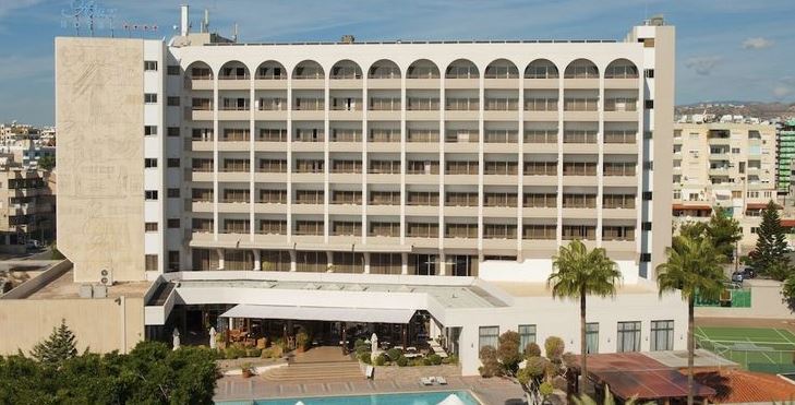 ΚΥΠΡΟΣ–ΚΟΡΩΝΟΪΟΣ: Σε υποχρεωτική καραντίνα σε 11 ξενοδοχεία 1200 άτομα