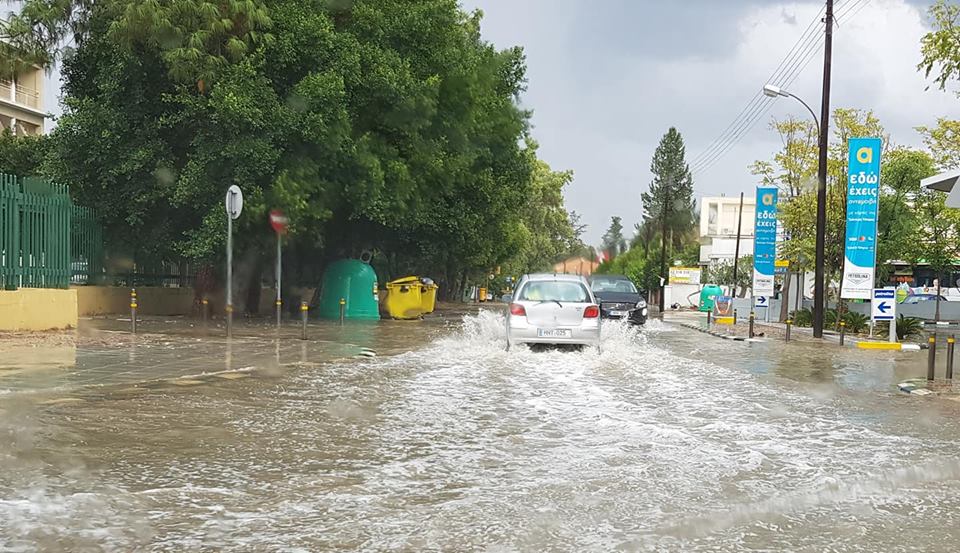 ΛΕΜΕΣΟΣ: Χωρίς ρεύμα πολλές περιοχές – Καταρρακτώδεις βροχές στην πόλη – ΠΙΝΑΚΑΣ