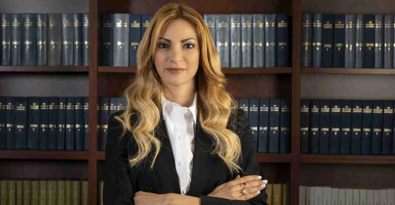 Στο ΕΔΑΔ η Ντόρια Βαρωσιώτου: «Με έπαυσαν γιατί αρνήθηκα να αλλάξω το πόρισμα για τον Θανάση»