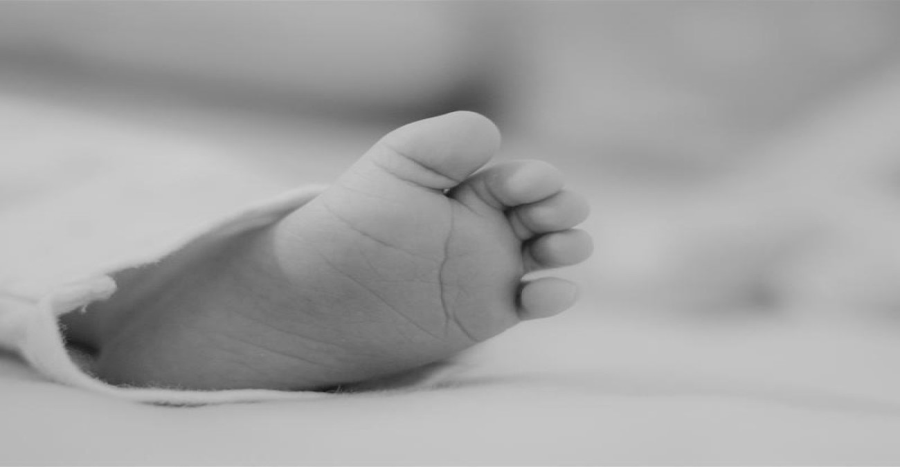 Θάνατος βρέφους: Διέμενε παράνομα στην ΚΔ ο πατέρας – Λιποβαρές και με σημάδια στο κορμί του