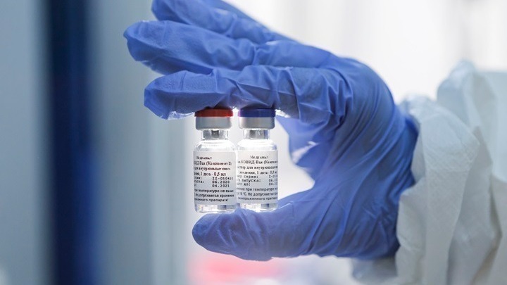 ΚΟΡΩΝΟΪΟΣ: Η Κομισιόν ενέκρινε σύμβαση για αγορά εμβολίων από την CureVac - 225 εκατομμύρια δόσεις