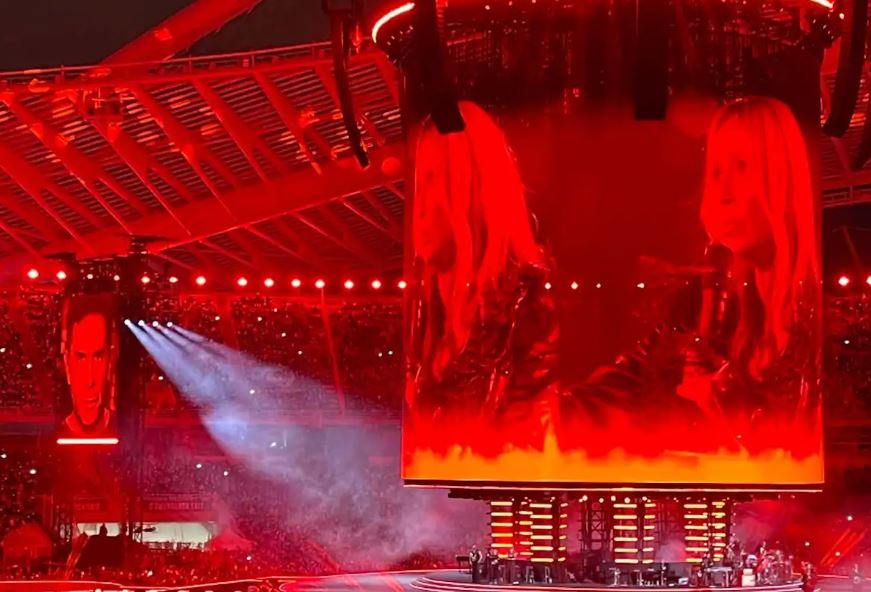 VIDEO - Άννα Βίσση: Η ανατριχιαστική αφιέρωση στον Γιώργο Μαζωνάκη – «Έφυγε πάρα πολύ νωρίς, άδικα, σοκαριστικά»