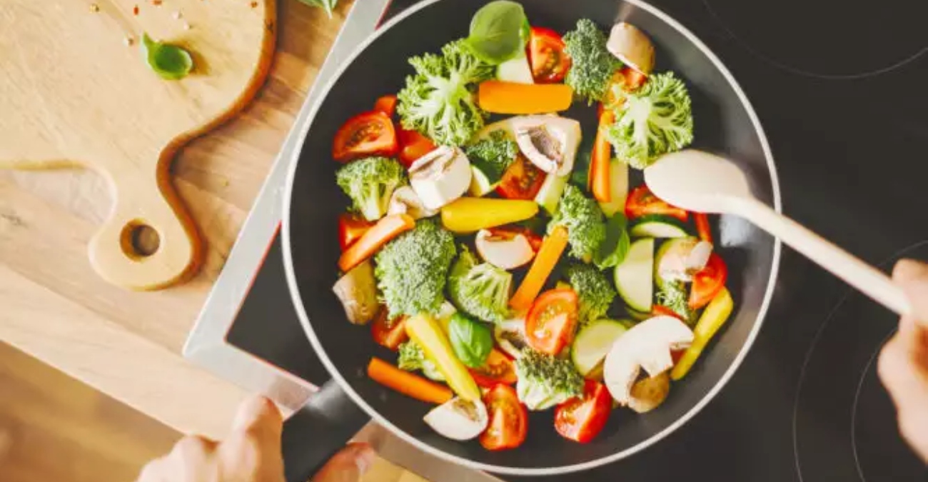 9 είδη λαχανικών που γίνονται πιο υγιεινά όταν μαγειρεύονται, παρά όταν είναι ωμά
