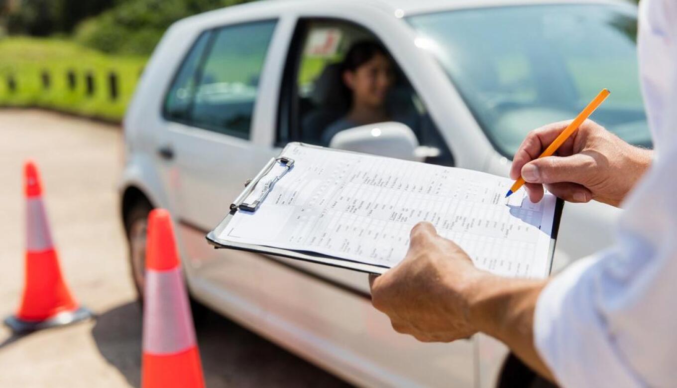 Θεσσαλονίκη: Συνελήφθη 55χρονος δάσκαλος οδήγησης που θώπευσε μαθήτρια