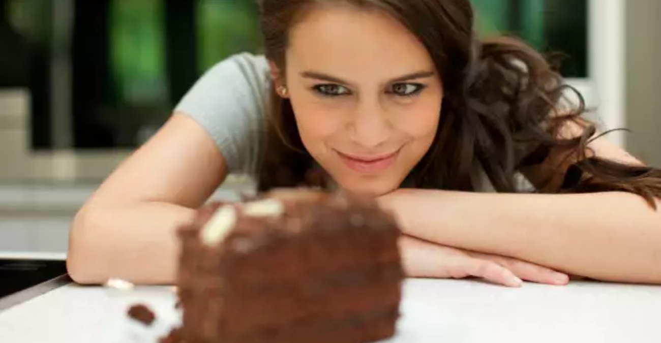 Πώς η ζάχαρη επηρεάζει τον εγκέφαλο: Τι συμβαίνει όταν τρώτε κάτι γλυκό