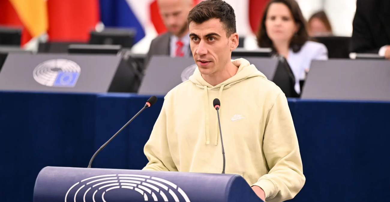 VIDEO: Δεν θα πιστέψετε τι κάνει μέσα σε μία μέρα - Μας εξέπληξε η καθημερινότητα του Φειδία Παναγιώτου 