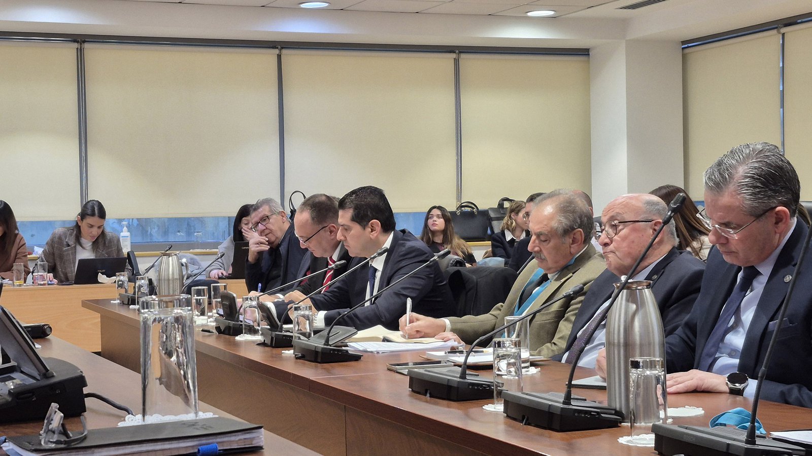 Βασιλικό: Κόστος 1 εκατ. ευρώ ημερησίως από την καθυστέρηση, καταγγέλλουν βουλευτές