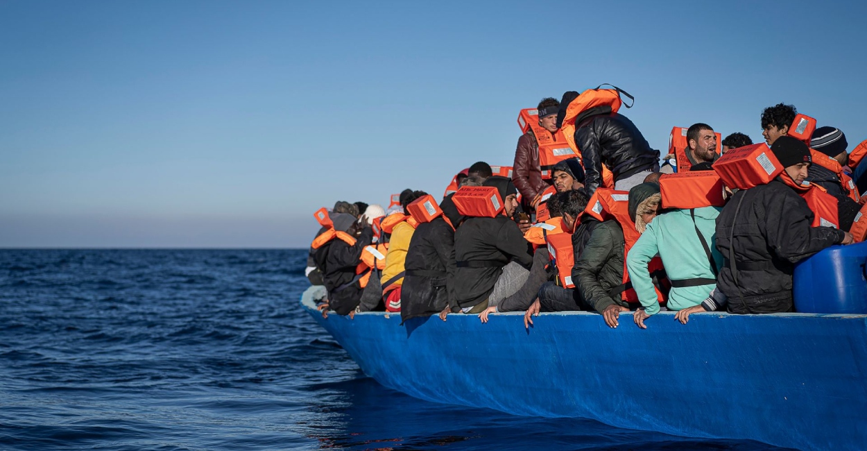 Spiegel: Οι επιχειρήσεις διάσωσης στη Μεσόγειο δεν ενθαρρύνουν περισσότερους μετανάστες