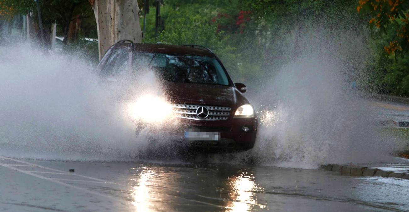 Έντονες βροχοπτώσεις σε διάφορες περιοχές της Κύπρου - Οι συστάσεις της Αστυνομίας 