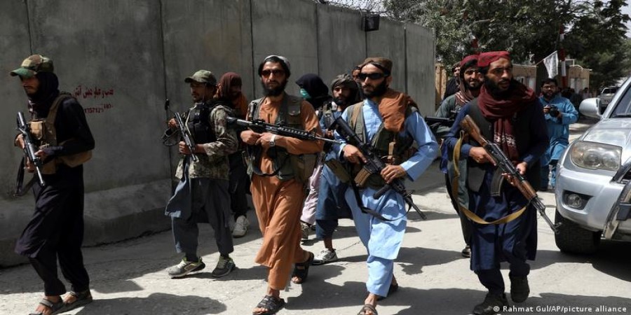 Αφγανιστάν: Ταλιμπάν μαστίγωσαν δημόσια δεκάδες άνδρες και γυναίκες