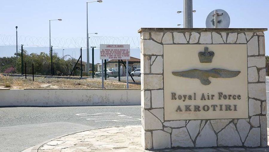 Ανησυχία στο Ακρωτήρι: Μιλούν με τους κάτοικους οι τοπικές Αρχές για να φιλοξενηθούν σε άλλα μέρη εάν το επιθυμούν