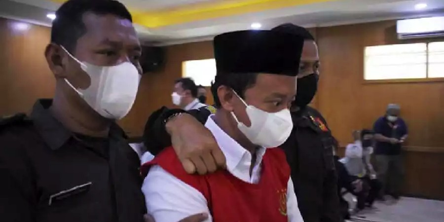 Ινδονησία: Καταδίκη σε θάνατο δάσκαλου για τον βιασμό 13 μαθητριών