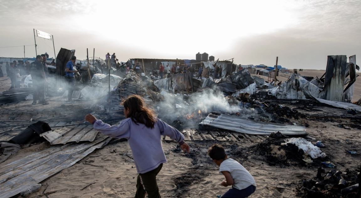Ράφα: Με αμερικανικές βόμβες το πολύνεκρο πλήγμα των Ισραηλινών σε καταυλισμό εκτοπισμένων