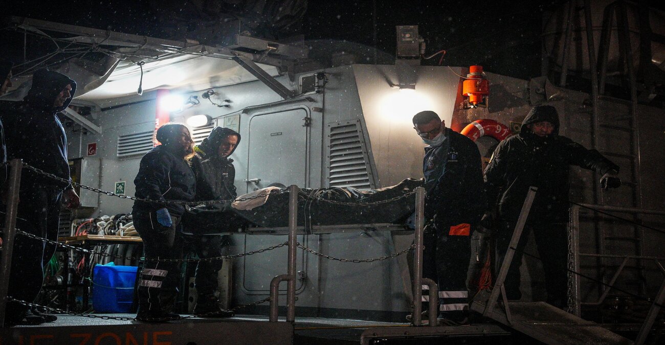 Νέα στοιχεία για το ναυάγιο στη Λέσβο: Δεν είχε δηλωθεί η μηχανική βλάβη - Αιγύπτιος ναύτης ο νεκρός