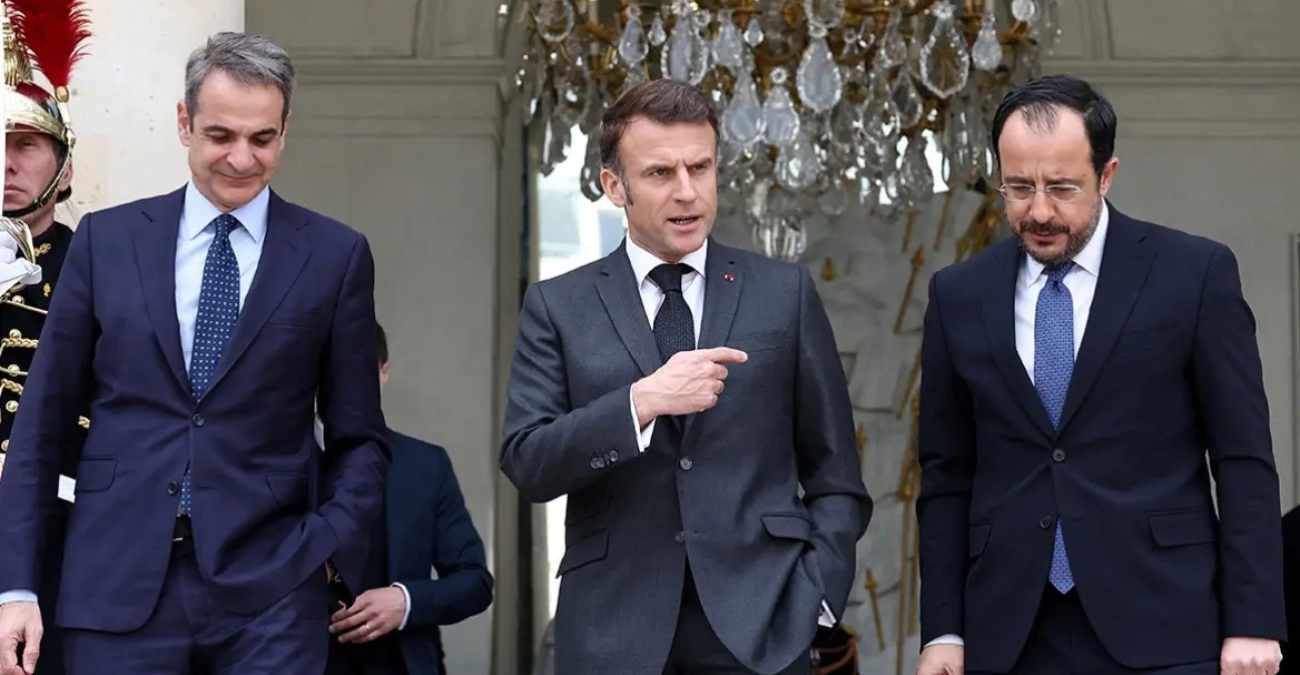 «Η Κύπρος δεν είναι μόνη»: Μήνυμα στήριξης από Μητσοτάκη και Μακρόν