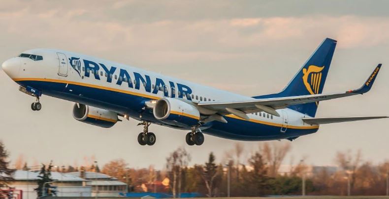 Κορωνοϊός - Ryanair: «Δεν θα πετάξουμε με άδεια τα μεσαία καθίσματα - Ηλίθια ιδέα»  