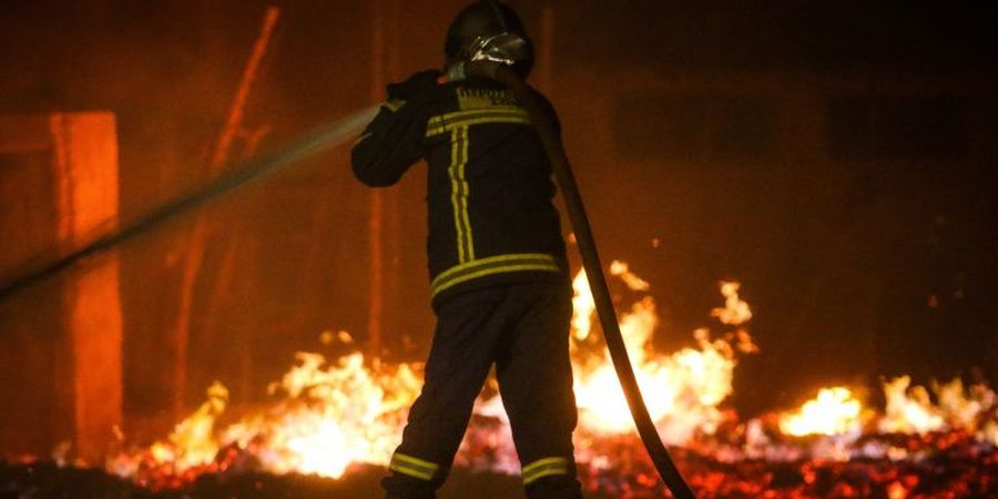 ΛΑΡΝΑΚΑ: Στις φλόγες υποστατικό – «Άναψαν» τα ξύλα