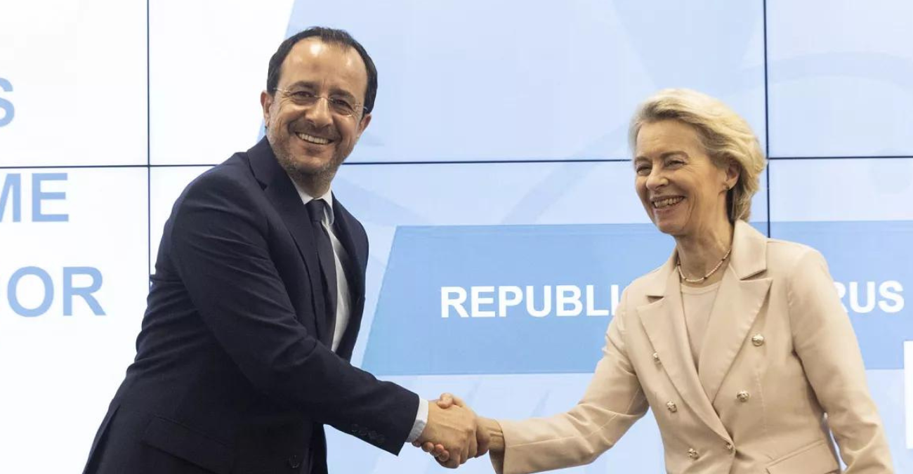 Σύνοδος Κορυφής: Στην Μαρίνα Αγίας Νάπας η Ούρσουλα φον ντερ Λάιεν