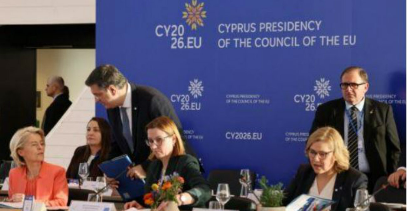 Σε τέσσερις θεματικές ενότητες οι συζητήσεις των Επιτρόπων EE με Υπουργούς