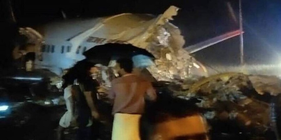 ΙΝΔΙΑ: Τουλάχιστον 5 νεκροί και 35 τραυματίες από τη συντριβή αεροσκάφους στο αεροδρόμιο της Καλικούτ