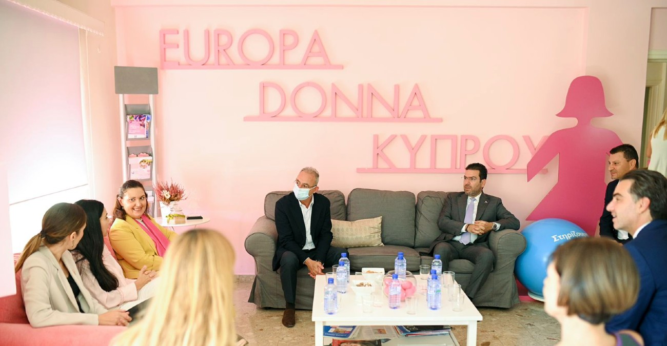 Στήριξη Αβέρωφ Νεοφύτου στην Europa Donna Κύπρου - Κάλεσμα για συμμετοχή στην πορεία με τις ροζ φιγούρες
