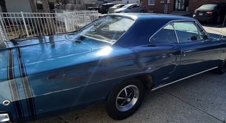 VIDEO: Πουλάει το αυτοκίνητο-θρύλος του πατέρα του επειδή δεν αντέχει τις αναμνήσεις