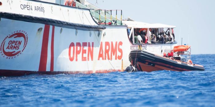 ΙΤΑΛΙΑ: Στο λιμάνι τελικά μετά απο 19 ημέρες το πλοίο Open Arms με 80 μετανάστες
