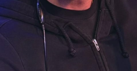 Συνελήφθη γνωστός Έλληνας μουσικός - Τον κατήγγειλε η σύζυγός του για ενδοοικογενειακή απειλή