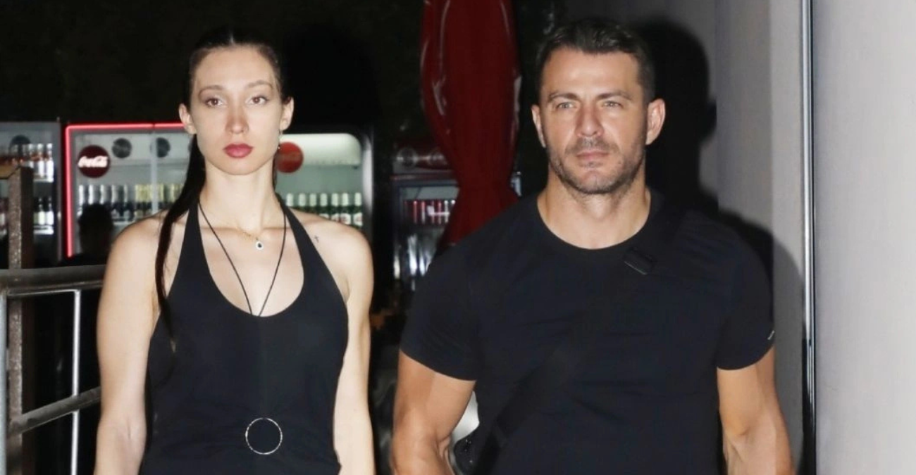 Ο Αγγελόπουλος κοιμάται με την κόρη του–«Άμα δεν σηκώνει το τηλέφωνο να ξέρετε...» λέει η Βαμβακούση
