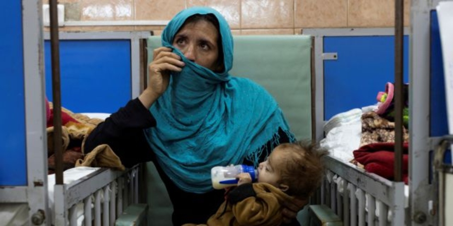 Αφγανιστάν : «Πούλησα το μωρό μου 500 δολάρια για να φάμε» – Επιβιώνοντας χωρίς ελπίδα στην κόλαση