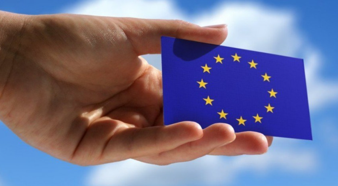 Πότε ανοίγουν οι αιτήσεις για την μπλέ κάρτα της ΕΕ - Όλες οι πληροφορίες