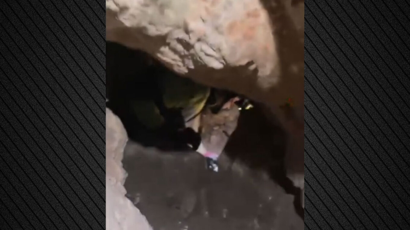 Θρίλερ στη Σαρδηνία: 31χρονος είναι εγκλωβισμένος πάνω από 16 ώρες σε βάθος 10 μέτρων μετά από κατολίσθηση