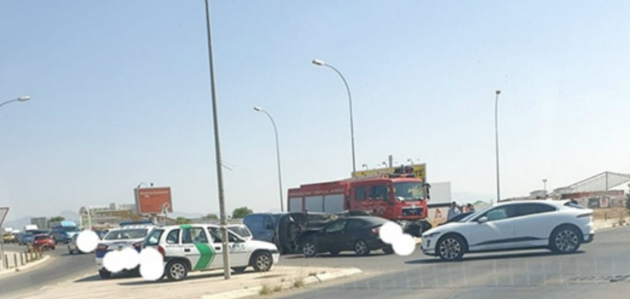 ΕΚΤΑΚΤΟ-ΛΕΥΚΩΣΙΑ: Σφοδρή σύγκρουση δύο οχημάτων- Αναποδογύρισε το ένα αυτοκίνητο- Πυροσβεστική και ασθενοφόρο στο σημείο