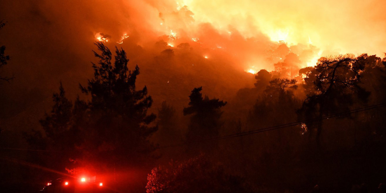 Ελλάδα: Ολονύχτια μάχη με τις φλόγες στην Αργολίδα 