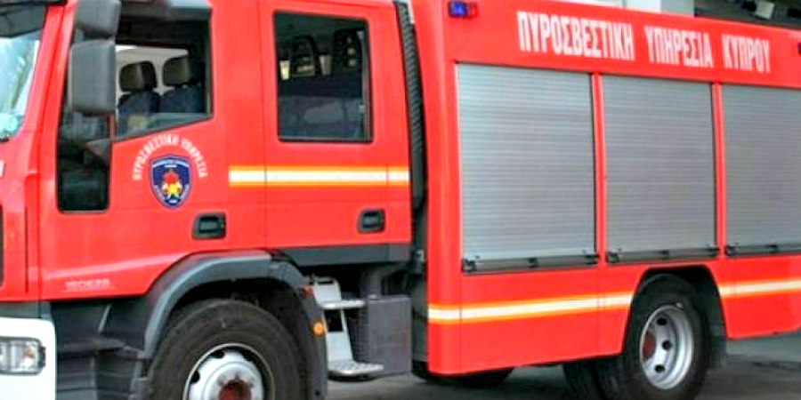 Ξέσπασε πυρκαγιά στην οικία του κοινοτάρχη Δοράς - Στο νοσοκομείο μεταφέρθηκε η ένοικος 