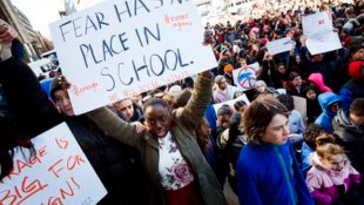 ΗΠΑ: Πορεία φοιτητών και μαθητών ενάντια στην οπλοκατοχή