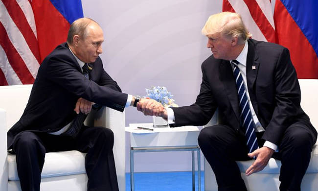 Συμφωνία Μόσχας και Ουάσιγκτον για συνάντηση κορυφής Πούτιν -Τραμπ σε τρίτη χώρα 