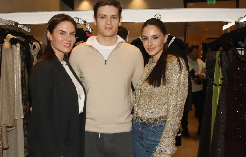 Αλεξάνδρα Νίκα: Ο αδελφός της, Παναγιώτης μαθαίνει κιθάρα στον γιο της, Βασίλη – Φωτογραφίες