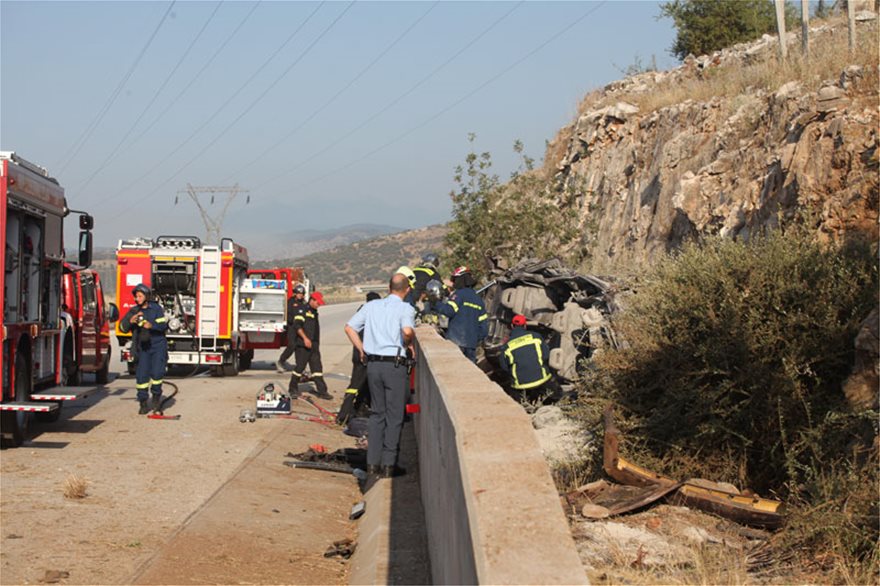 Ασύλληπτη τραγωδία στην Ελλάδα: Δυστύχημα με 6 νεκρούς- Τρία παιδιά ανάμεσα στα θύματα  