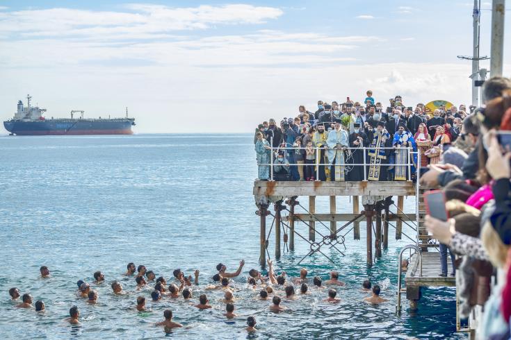 Αργία και ευκαιρία για εκδρομή - Η Κύπρος γιορτάζει σήμερα τα Θεοφάνια - Τελετές αγιασμού υδάτων σε όλες τις πόλεις