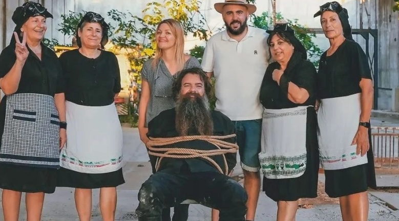 VIDEO - Οι γιαγιάδες της Κρήτης επιστρέφουν: Viral το νέο επεισόδιο του «Καλοκαίρι Στο Νότο»