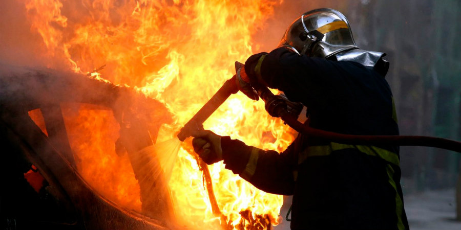 ΠΑΦΟΣ: Όχημα τυλίχθηκε στις φλόγες - Είχε δηλωθεί κλοπιμαίο