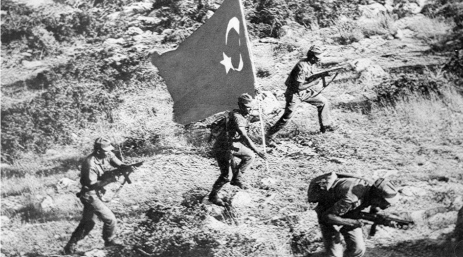 Οι ανακοινώσεις των κομμάτων για την μαύρη επέτειο της εισβολής - Οι καταδίκες και τα μηνύματα
